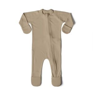 Guomi kids GROW WITH YOU FOOTIE + SNUG FIT | SANDSTONE 3-6m new
